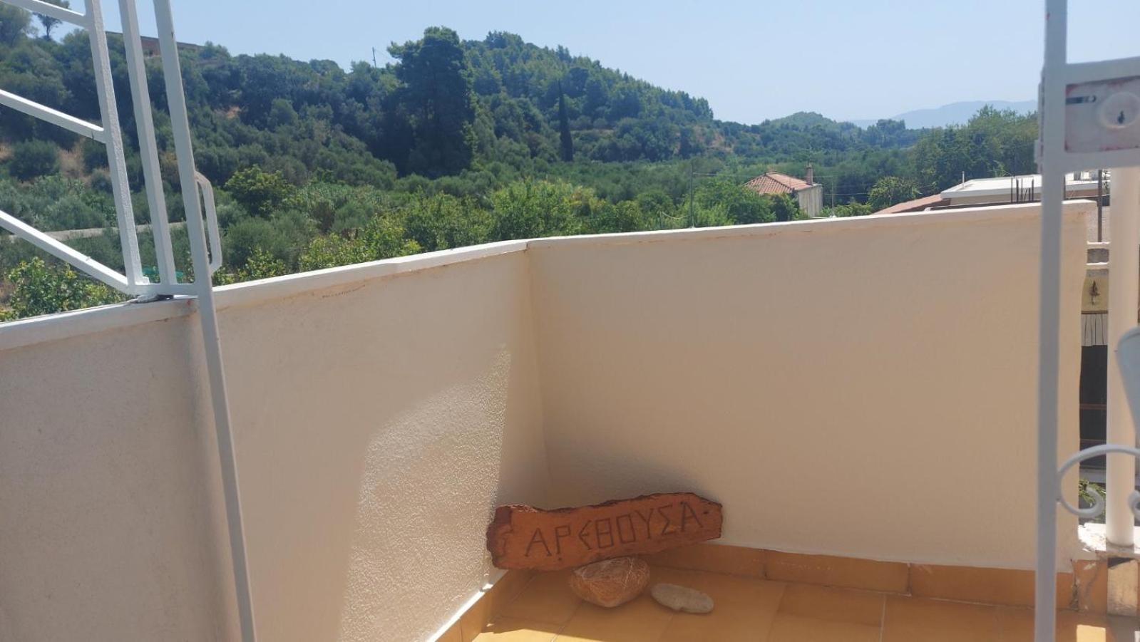 Homonatura. Sense Of Native Living. Pyrgos  Bagian luar foto