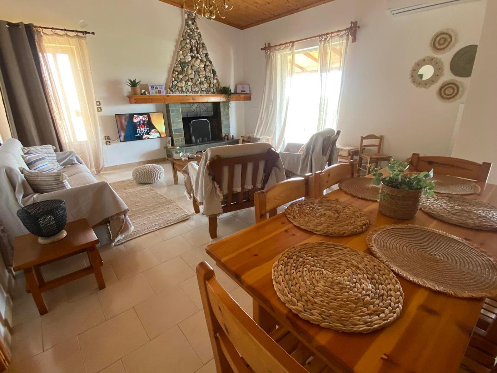 Homonatura. Sense Of Native Living. Pyrgos  Bagian luar foto